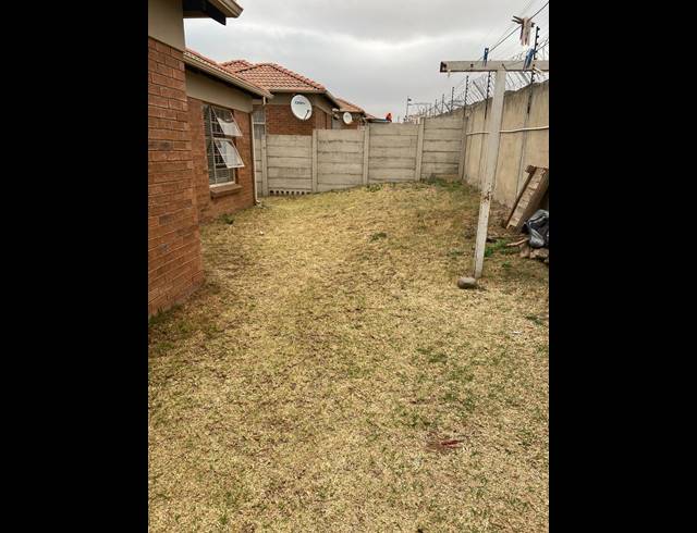 3 BEDROOM HOUSE FOR SALE IN OLIEVENHOUTBOSCH